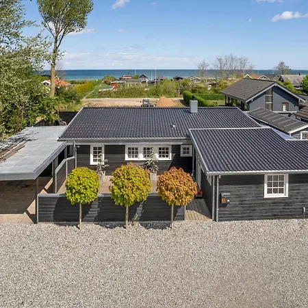 Four-bedroom In Ferienhaus *